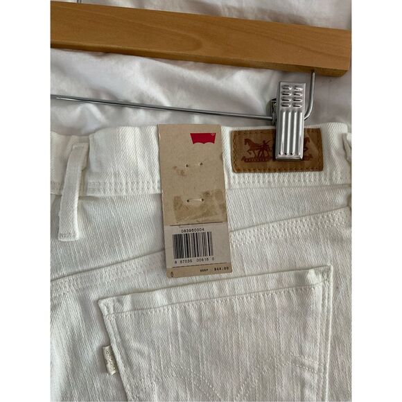 Levi’s NWT new white mid rise denim jean shorts women’s 6 - Picture 4 of 9